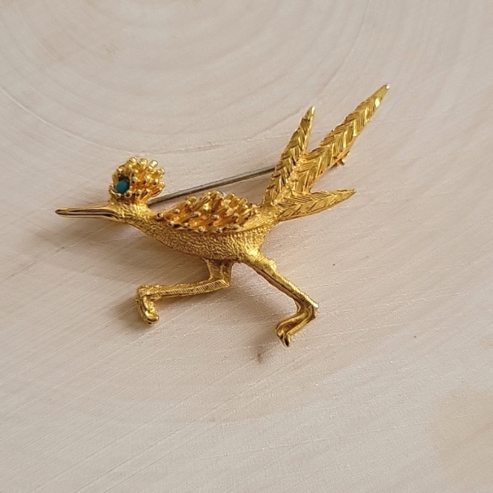 Goldtone Road Runner Brooch